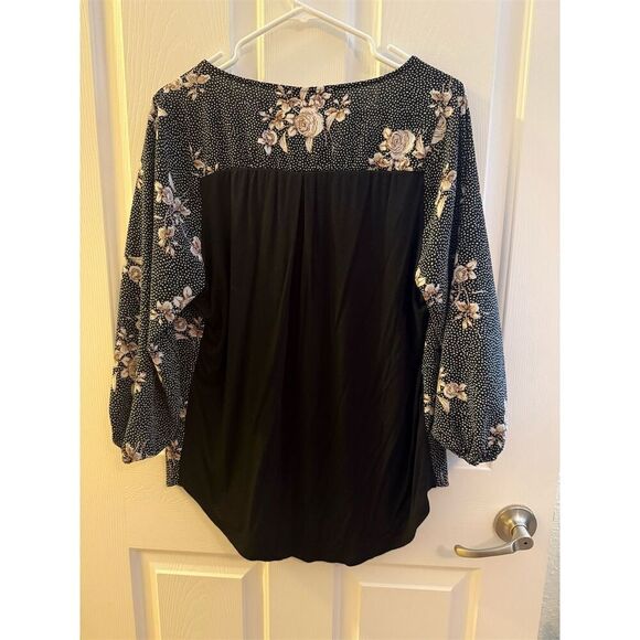 Tempted Hearts Los Angeles Women's 1X Black Floral Blouse V-Neck Zipper - Picture 2 of 4